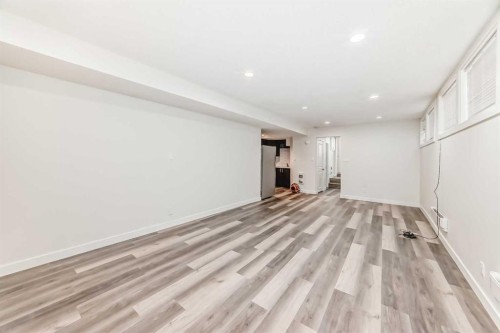 623 68 Avenue Sw, Calgary, AB - Indoor Photo Showing Other Room