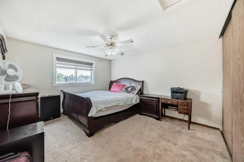 11 Martinwood Road Ne, Calgary, AB - Indoor Photo Showing Bedroom