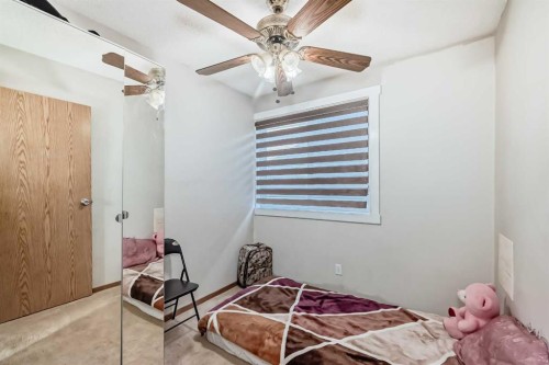 11 Martinwood Road Ne, Calgary, AB - Indoor Photo Showing Bedroom