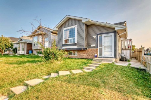 11 Martinwood Road Ne, Calgary, AB - Outdoor