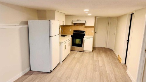 11 Martinwood Road Ne, Calgary, AB - Indoor Photo Showing Kitchen