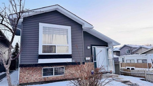 11 Martinwood Road Ne, Calgary, AB - Outdoor