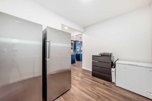 82 Magnolia Court Se, Calgary, AB - Indoor