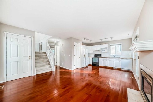 83 Harvest Gold Circle Ne, Calgary, AB - Indoor Photo Showing Kitchen