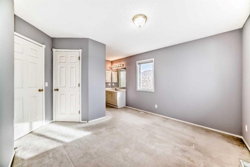 83 Harvest Gold Circle Ne, Calgary, AB - Indoor Photo Showing Other Room