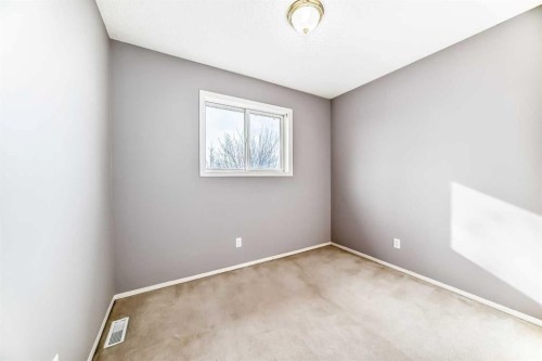 83 Harvest Gold Circle Ne, Calgary, AB - Indoor Photo Showing Other Room