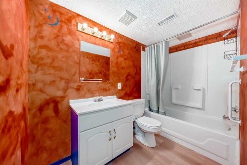 83 Harvest Gold Circle Ne, Calgary, AB - Indoor Photo Showing Bathroom