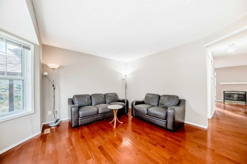 83 Harvest Gold Circle Ne, Calgary, AB - Indoor Photo Showing Living Room