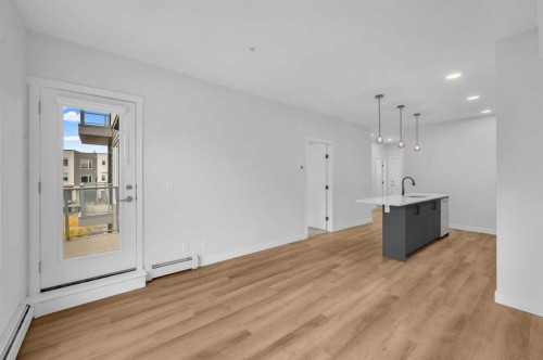 212-660 Shawnee Square Sw, Calgary, AB - Indoor