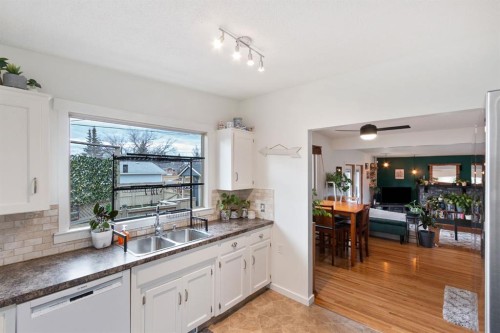 5141 43 Street, Olds, AB - Indoor Photo Showing Kitchen With Double Sink