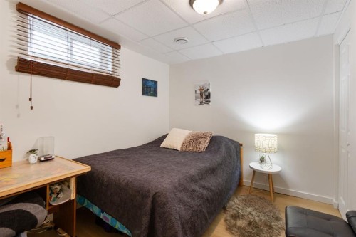 5141 43 Street, Olds, AB - Indoor Photo Showing Bedroom