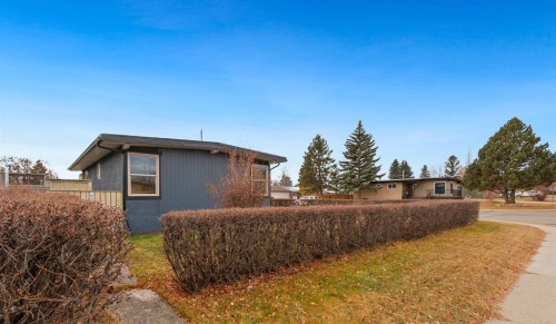 5141 43 Street, Olds, AB - Outdoor