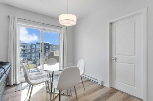 1311-33 Carringham Gate Nw, Calgary, AB - Indoor Photo Showing Dining Room