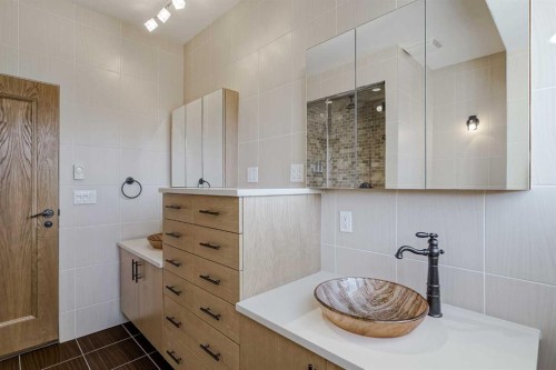 127 Canterbury Court Sw, Calgary, AB - Indoor