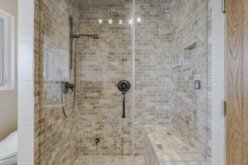 127 Canterbury Court Sw, Calgary, AB - Indoor Photo Showing Bathroom