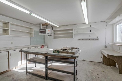 127 Canterbury Court Sw, Calgary, AB - Indoor