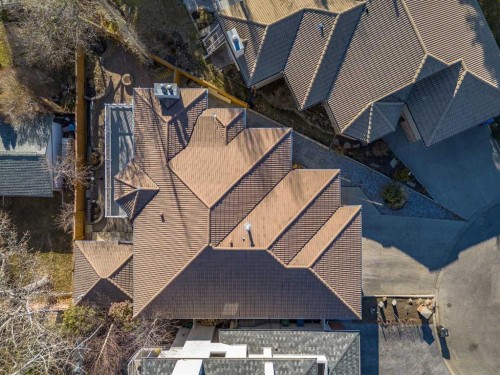 127 Canterbury Court Sw, Calgary, AB - Outdoor With Exterior