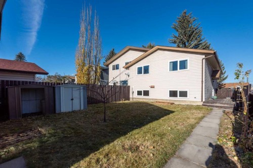 43 Midridge Gardens Se, Calgary, AB - Outdoor