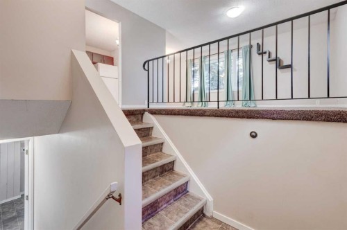43 Midridge Gardens Se, Calgary, AB - Indoor Photo Showing Other Room