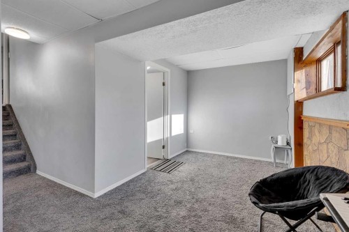 16 Castleglen Crescent Ne, Calgary, AB - Indoor Photo Showing Other Room