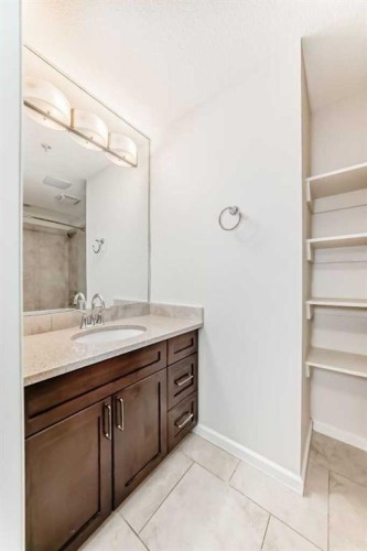 2206-211 13 Avenue Se, Calgary, AB - Indoor Photo Showing Bathroom