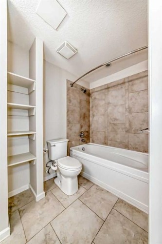 2206-211 13 Avenue Se, Calgary, AB - Indoor Photo Showing Bathroom