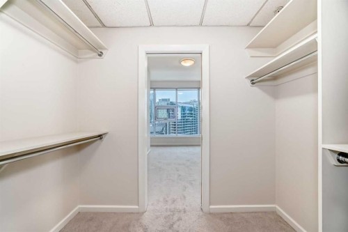 2206-211 13 Avenue Se, Calgary, AB - Indoor With Storage
