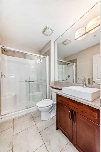 2206-211 13 Avenue Se, Calgary, AB - Indoor Photo Showing Bathroom
