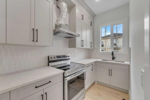 236 East Lakeview Place, Chestermere, AB - Indoor Photo Showing Kitchen