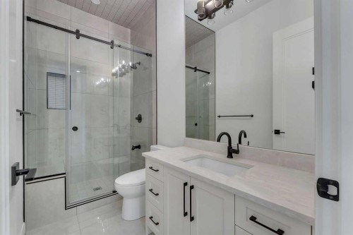 236 East Lakeview Place, Chestermere, AB - Indoor Photo Showing Bathroom