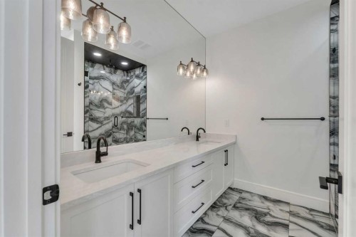 236 East Lakeview Place, Chestermere, AB - Indoor Photo Showing Bathroom