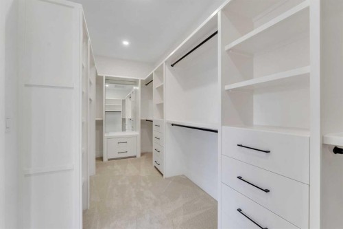 236 East Lakeview Place, Chestermere, AB - Indoor With Storage