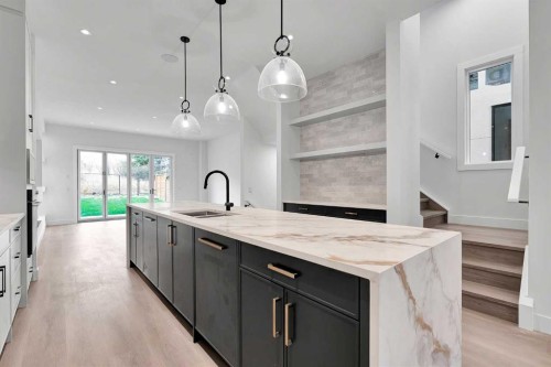 2526 7 Avenue Nw, Calgary, AB - Indoor Photo Showing Kitchen With Upgraded Kitchen