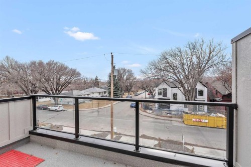 2526 7 Avenue Nw, Calgary, AB - Outdoor