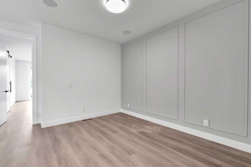 2526 7 Avenue Nw, Calgary, AB - Indoor Photo Showing Other Room