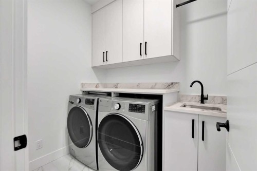 2526 7 Avenue Nw, Calgary, AB - Indoor Photo Showing Laundry Room