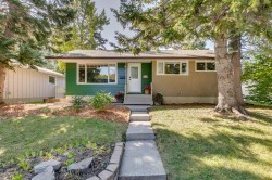 3235 Bearspaw Drive NW Calgary, AB T2L 1T1