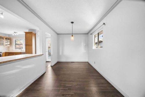 10444 Maplecreek Drive Se, Calgary, AB - Indoor Photo Showing Other Room