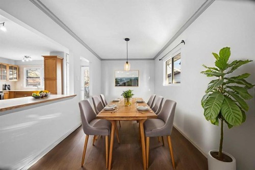 10444 Maplecreek Drive Se, Calgary, AB - Indoor Photo Showing Dining Room