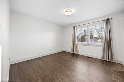10444 Maplecreek Drive Se, Calgary, AB - Indoor Photo Showing Other Room