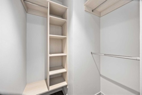 10444 Maplecreek Drive Se, Calgary, AB - Indoor With Storage