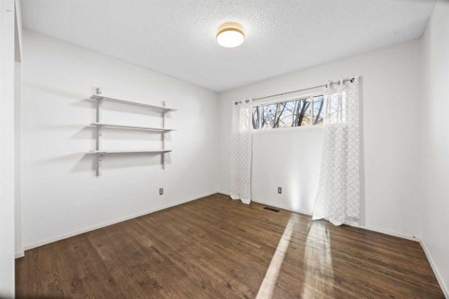 10444 Maplecreek Drive Se, Calgary, AB - Indoor Photo Showing Other Room