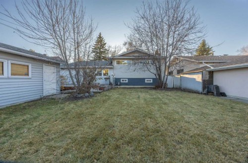 10444 Maplecreek Drive Se, Calgary, AB - Outdoor