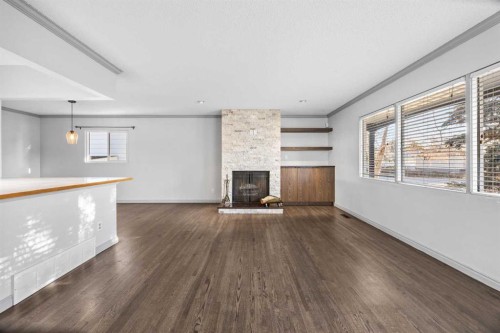 10444 Maplecreek Drive Se, Calgary, AB - Indoor With Fireplace