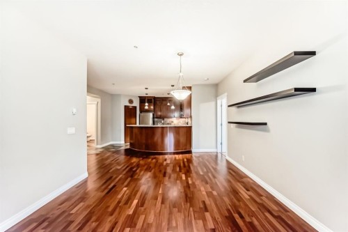 106-6 Hemlock Crescent Sw, Calgary, AB - Indoor Photo Showing Other Room