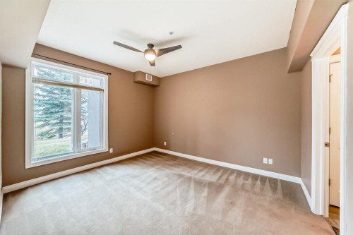 106-6 Hemlock Crescent Sw, Calgary, AB - Indoor Photo Showing Other Room