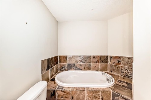 106-6 Hemlock Crescent Sw, Calgary, AB - Indoor Photo Showing Bathroom