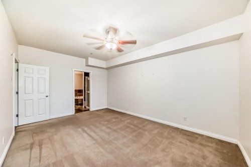 106-6 Hemlock Crescent Sw, Calgary, AB - Indoor Photo Showing Other Room