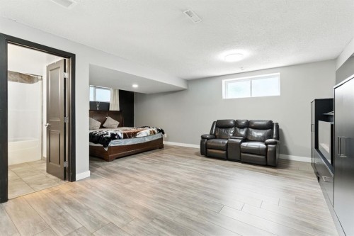 313 Kings Heights Drive Se, Airdrie, AB - Indoor Photo Showing Other Room