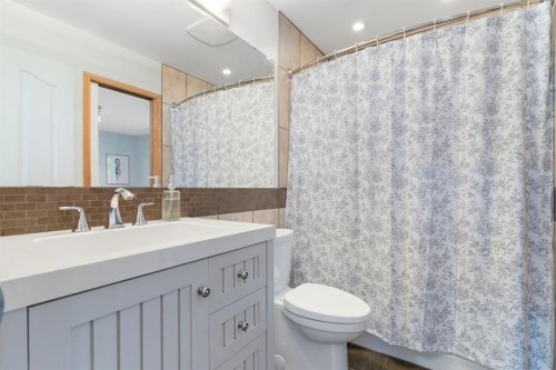 179 Quigley Drive, Cochrane, AB - Indoor Photo Showing Bathroom